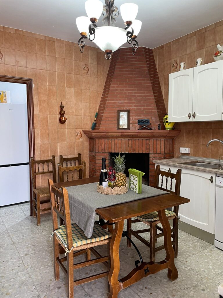 comedor con chimenea